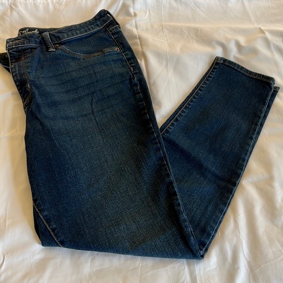 Universal Thread 16 Dark Wash Jeans - Picture 3 of 4